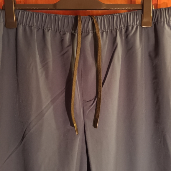 NWT Men's Size XL Navy Blue GapFit Joggers With Reflective Strips - Picture 2 of 9